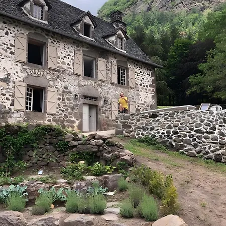 Holiday home Maison Familiale Face A La Montagne *